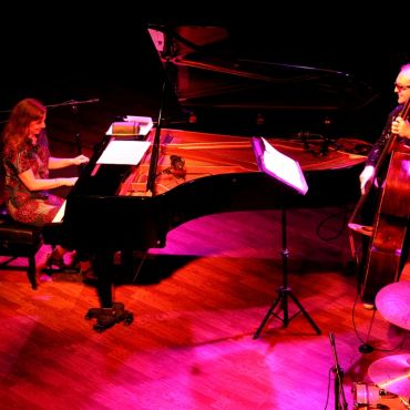 Julia Siedl am Klavier